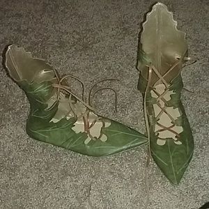 Lace Up Green Leaf Boots